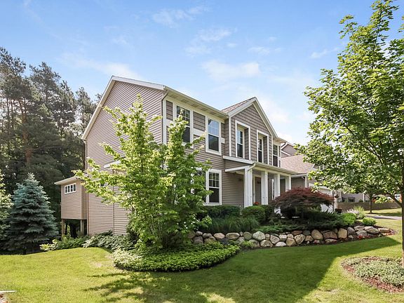 2nd image of 2326 Pine Run Ct SE