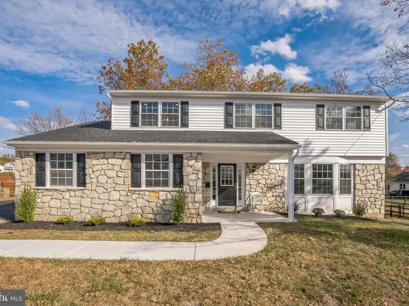 88 School Ln, Norristown, PA 19403