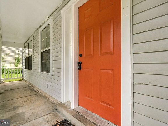 2nd image of 4096 Broadbill Cir