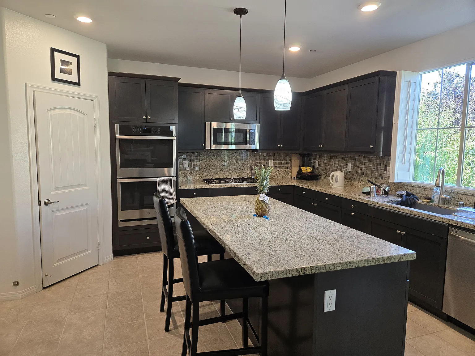 5 bed, 3100 sqft, $1,000 — Photo 4