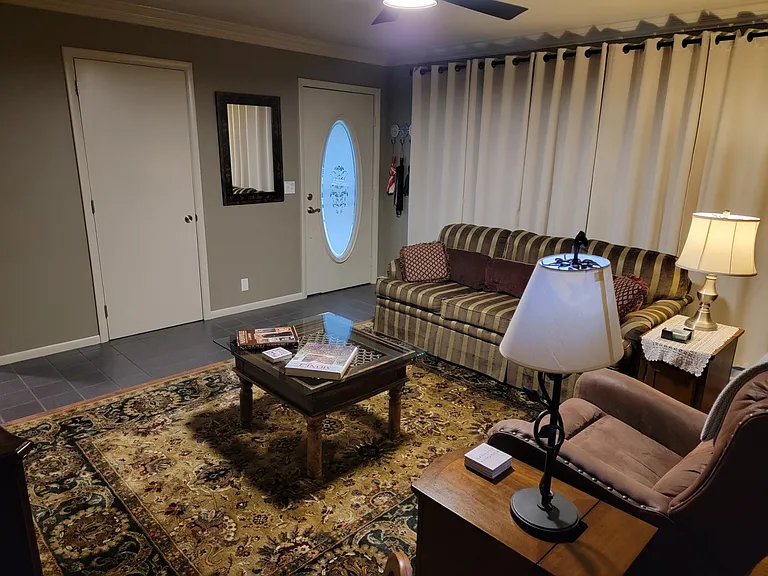 245 Craigmeade Dr — Photo 4