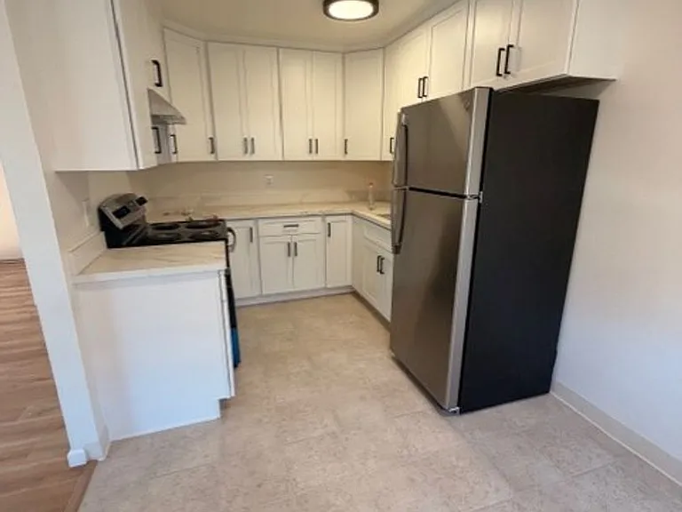 Dixon Townhouse — Photo 38