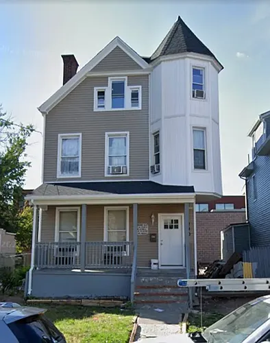240 William St #11 Photo 1