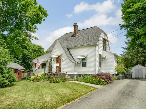 33 Savoy St, Worcester, MA 01607
