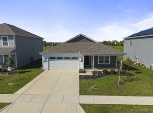 6558 Pfeifer Ash Dr, Canal Winchester, OH 43110