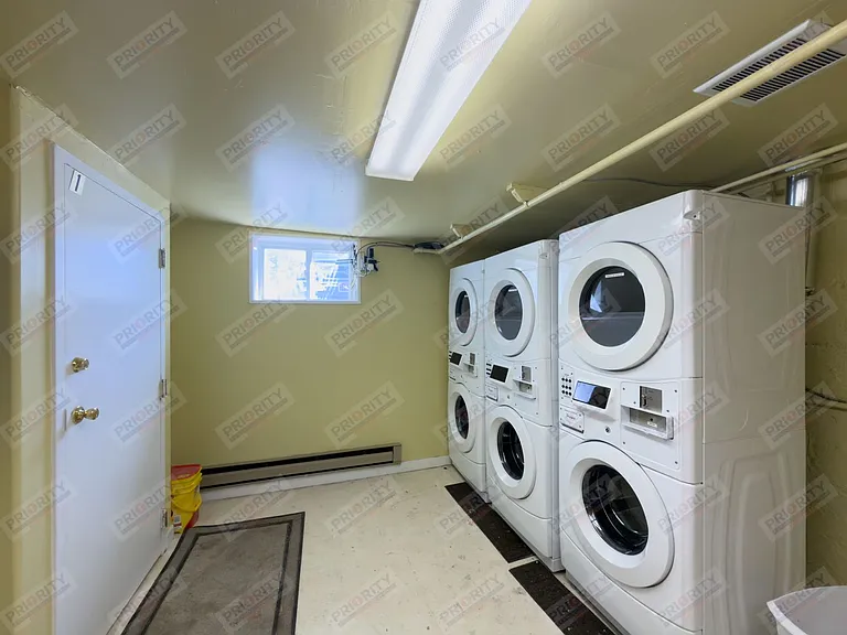 103 W 7th St — Photo 9
