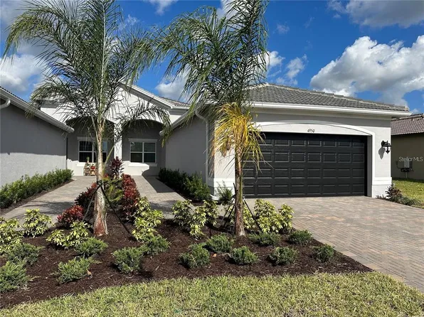 4950 Sienna Isles Ave, Wimauma, FL 33598