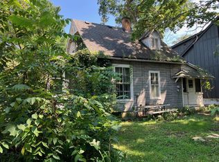 637 1st St, Delafield, WI 53018