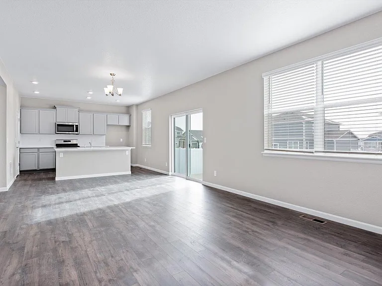 1573 Northcroft Dr — Photo 16