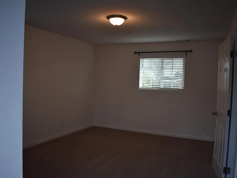 1134 Mentone Ave — Photo 2