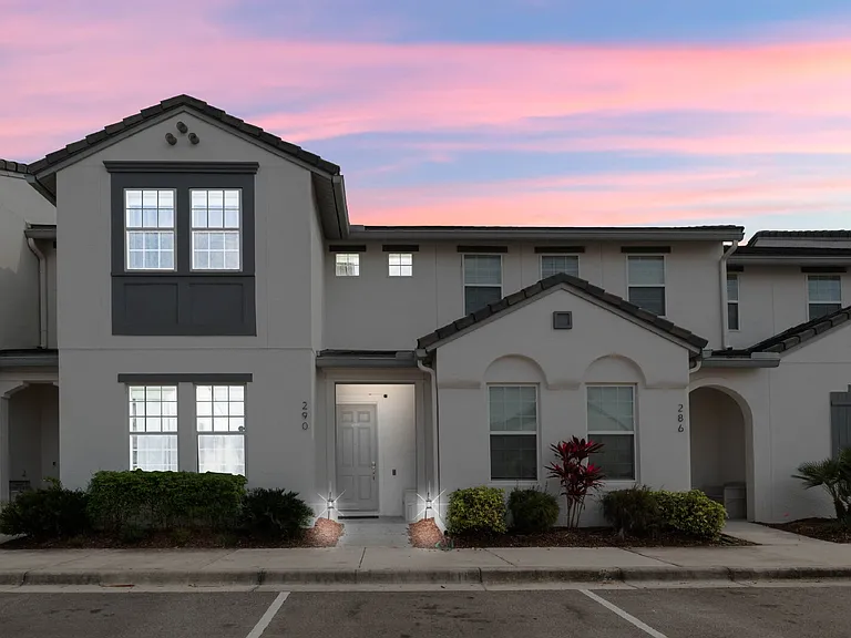 290 Captiva Dr — Photo 32