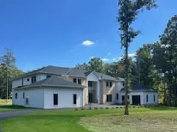 5947 Doyle Rd, Clifton, VA 20124
