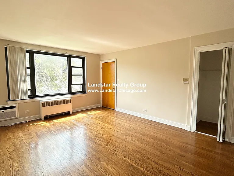 7320.5 N Ridge Blvd #2E — Photo 3