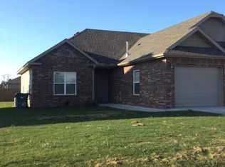 1332 Marigold Rd, Centerton, AR 72719