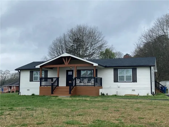 318 Willowwind Dr, Loganville, GA 30052