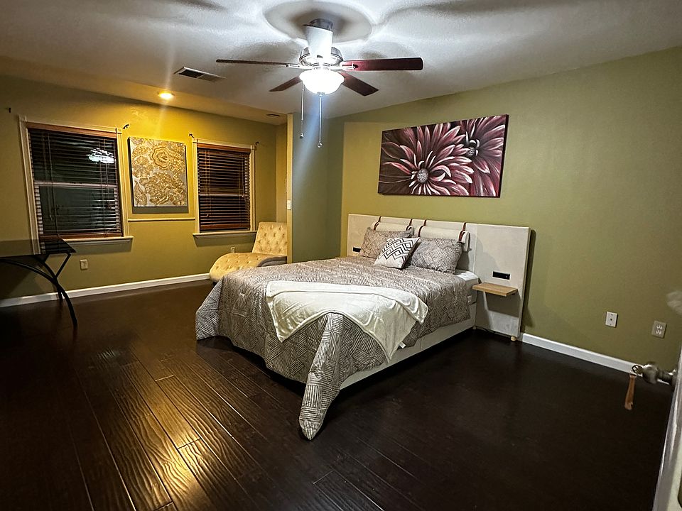 1st image of 390 Monroe St #5