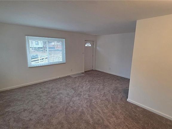 5th image of 2121 E 77th Ter