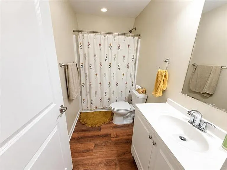 1285 King St — Photo 11