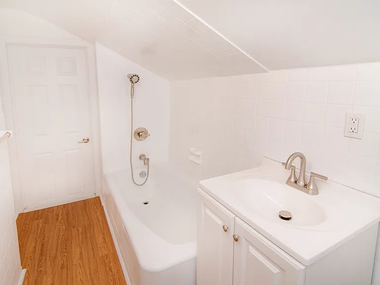 16 Storm St #3 — Photo 9