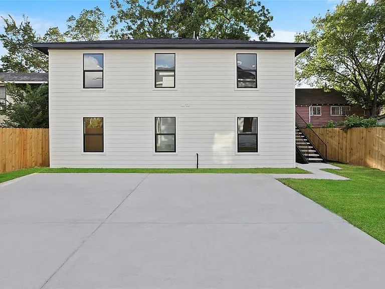 310 Delmar St #D — Photo 1