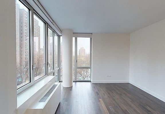 4th image of 801 Amsterdam Ave APT 11E