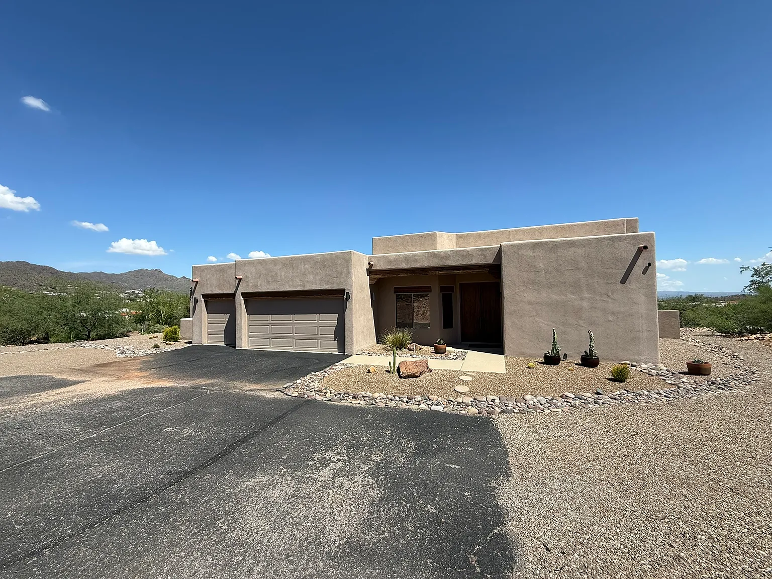 Privacy-pristine desert- all on 3.84 acres. — Photo 3