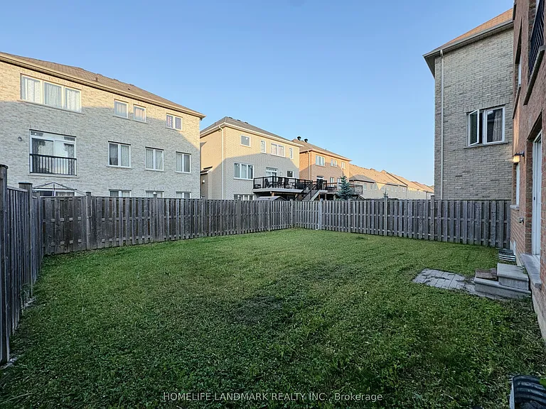 35 Hyacinth St — Photo 30