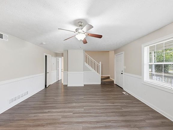 3rd image of 2670 Tucson Way