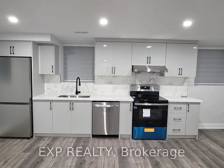 5 Broden Cres — Photo 3