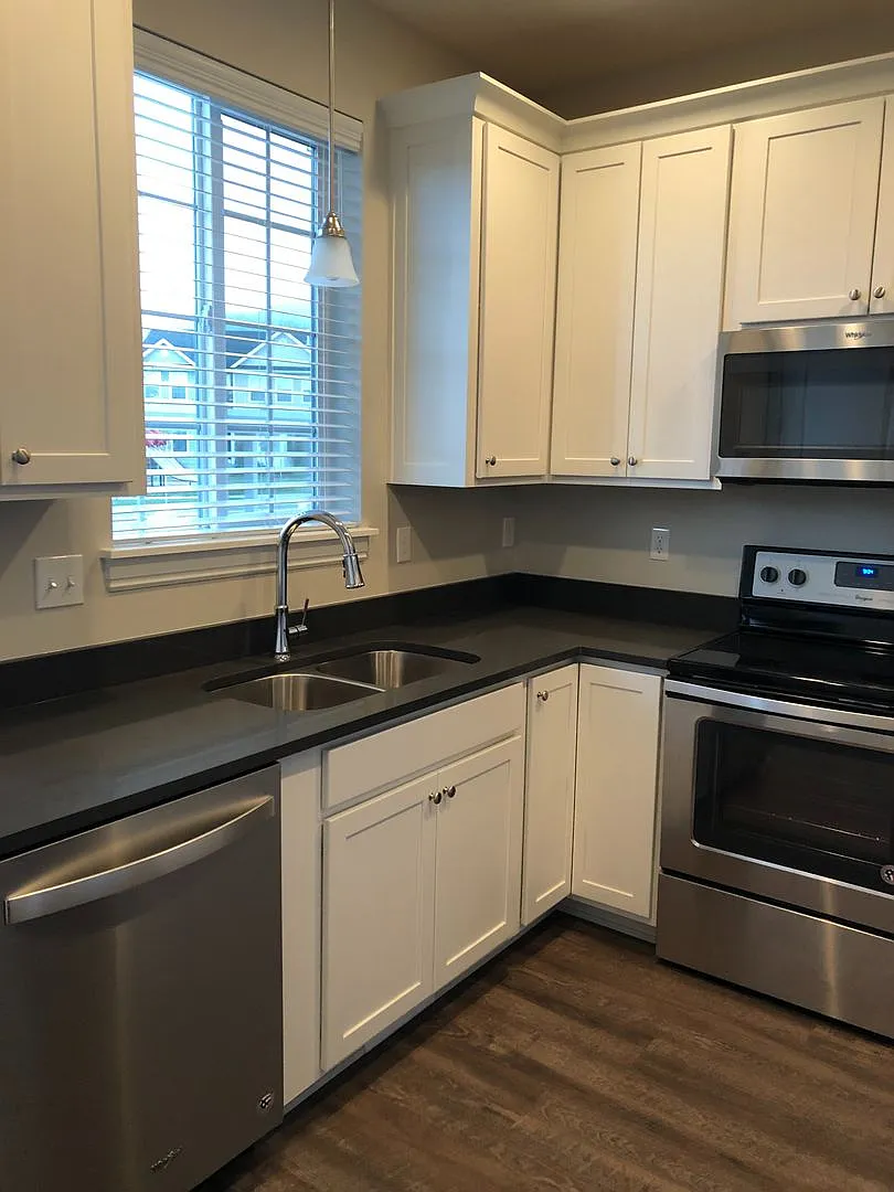 Darling Provo Townhome! — Photo 4