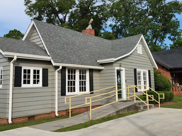 1106 Eager Dr, Albany, GA 31707