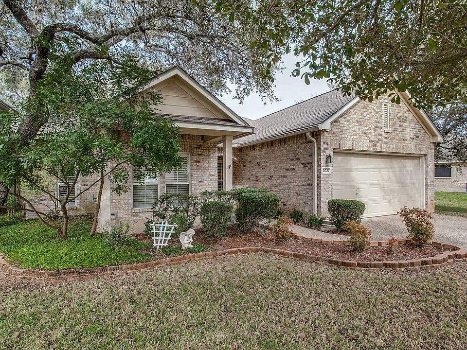 1st image of 2027 Thicket Trail Dr
