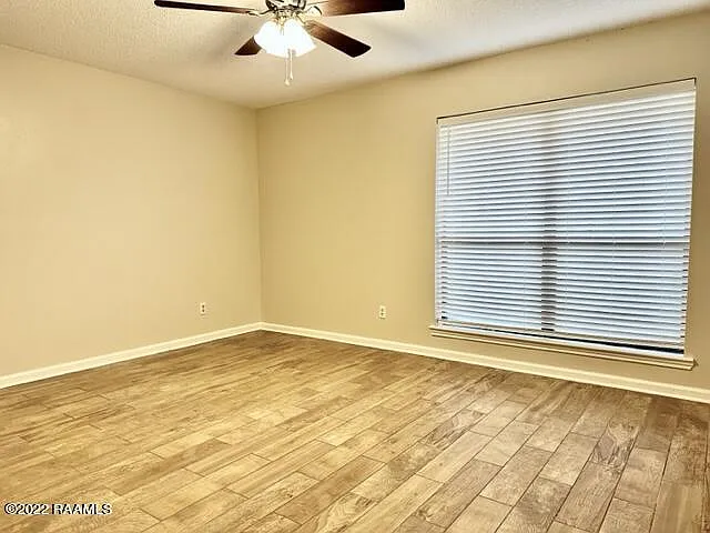 709 Rosedown Ln — Photo 10