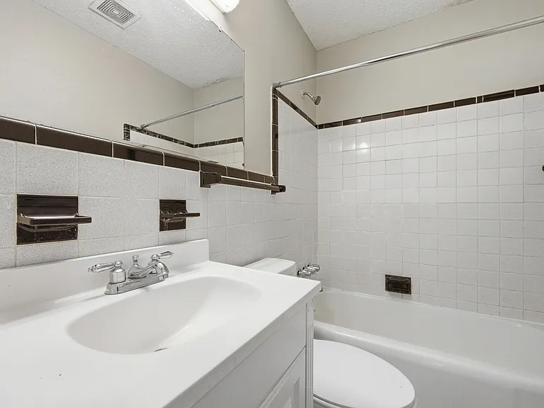 1906 Elaine Ave — Photo 24