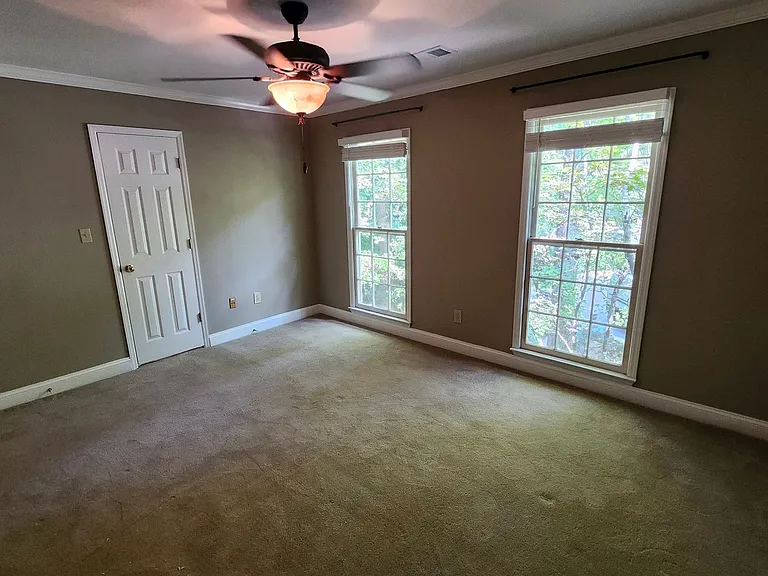 310 Milesford Ct — Photo 10