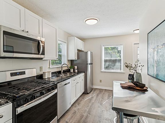 5th image of 2720 Byrneside Dr