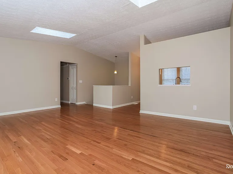 6883 Bennell Dr — Photo 5