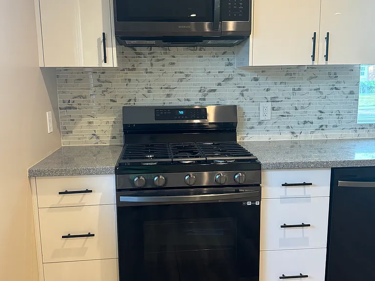 17065 Ludlow St — Photo 11