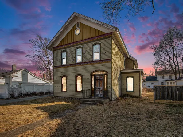 215 W Grove St, Greenville, MI 48838