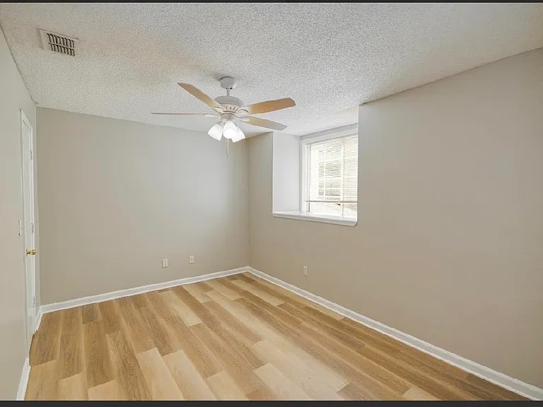 2912 Capital Park Dr — Photo 15