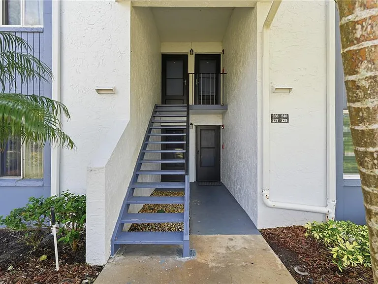 240 Cypress Ln #240 — Photo 29