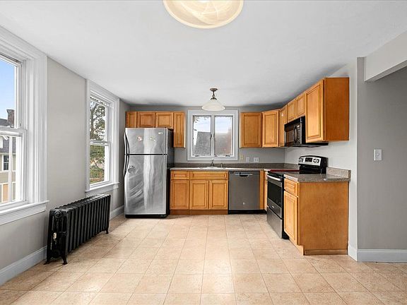 2nd image of 36 Cedar St #2