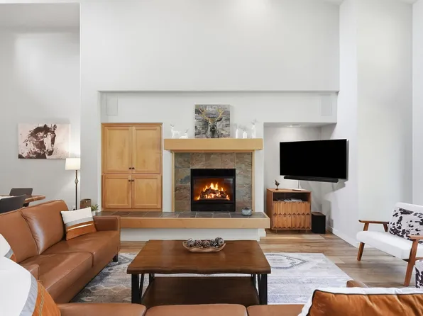 60527 Seventh Mountain Dr, Bend, OR 97702