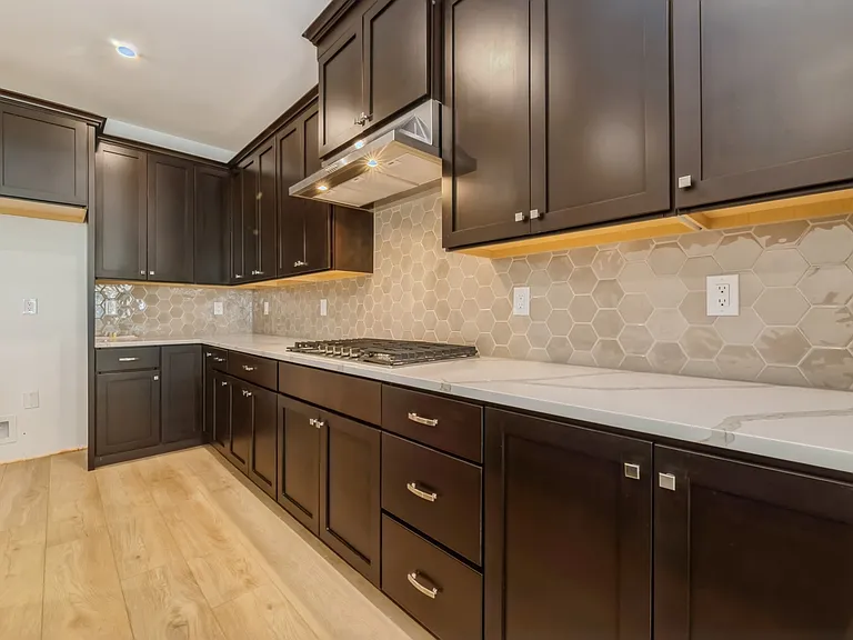 2107 Donatello Dr — Photo 21