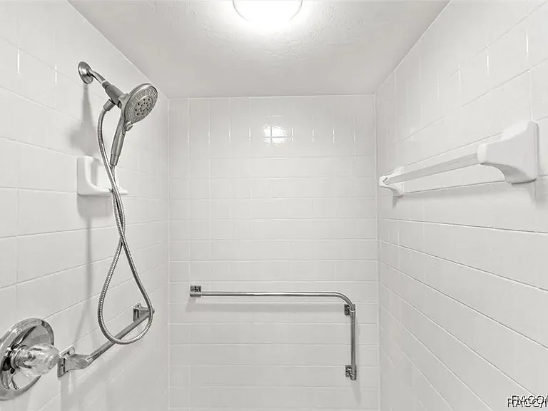 3636 N Lucille Dr — Photo 16