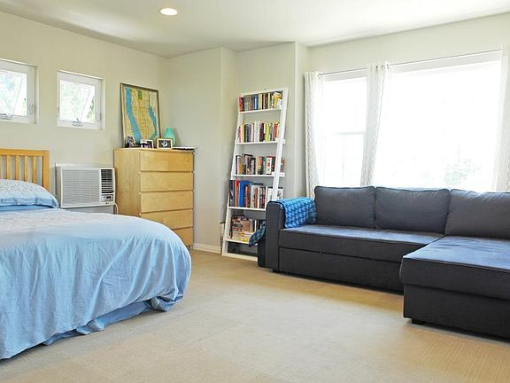 2nd image of 1658 S Centinela Ave