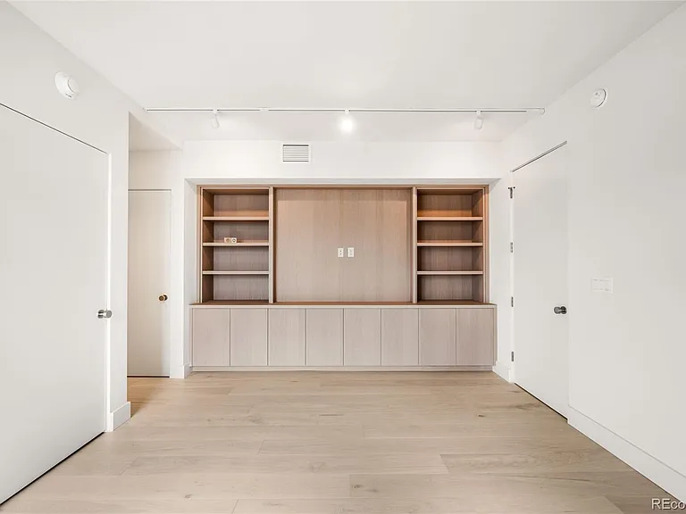 1133 Race St #16B — Photo 24
