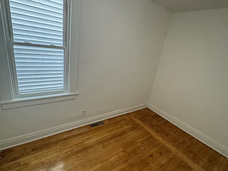 2538 Schrage Ave #LF — Photo 8