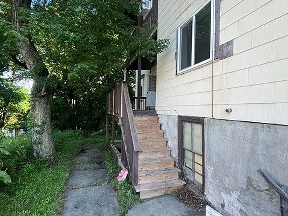 2nd image of 201 North St APT 1