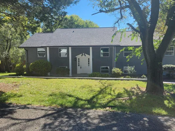 1242 Strange Rd, Lenoir City, TN 37772